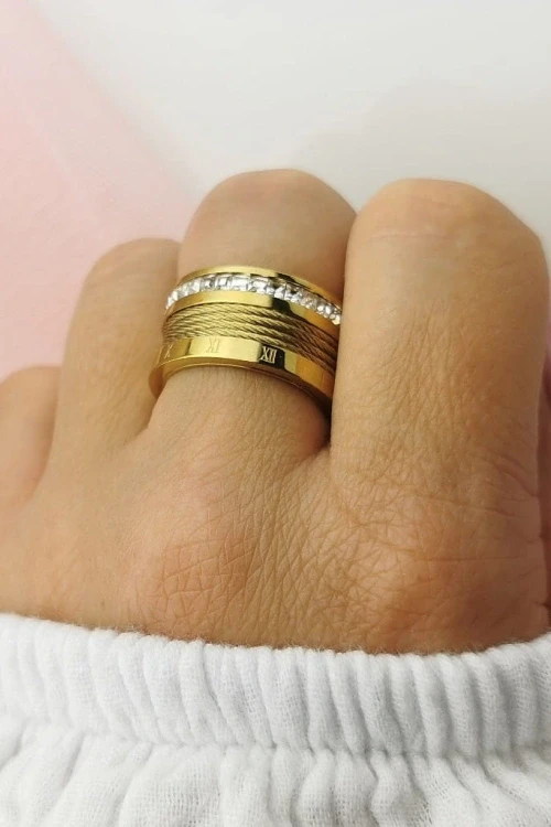 Złoty pierścionek obrączka sygnet ze stali chirurgicznej kryształy