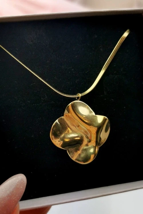 Naszyjnik ze stali chirurgicznej żmijka koniczynka kolor złoty
