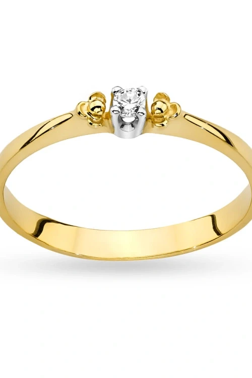 Złoty pierścionek z cyrkonią zdobiony obietnice