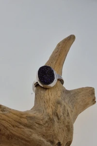 Kom-bizuteria - Srebrny pierścionek z kamieniem druzy
