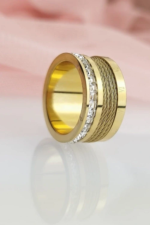 Złoty pierścionek obrączka sygnet ze stali chirurgicznej kryształy